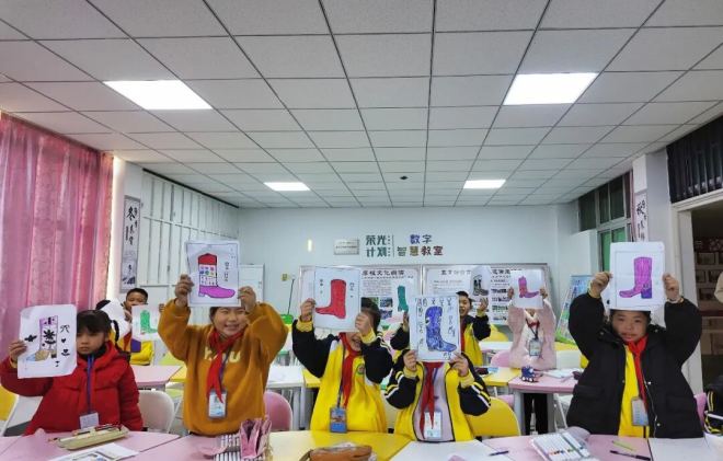 荣光计划招募公益同行者，去春天里的乡村，一起推开那扇门